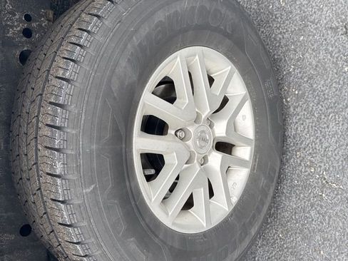 Used 2021 Nissan Frontier SV image 10