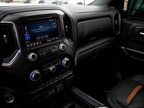 Used 2022 GMC Sierra 2500 AT4 w/ Gooseneck/5TH Wheel Package image 11