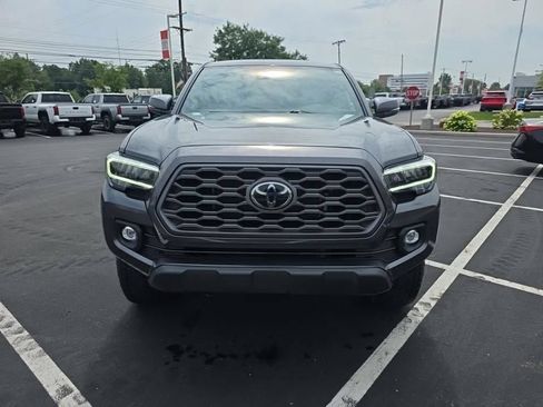 Used 2023 Toyota Tacoma TRD Off-Road AWD/4WD image 5