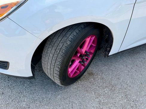 Used 2015 Ford Focus SE image 9