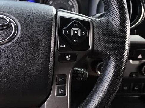 Used 2022 Toyota Tacoma TRD Off-Road w/ Technology Package RWD image 36