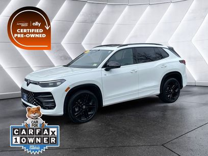 Used 2025 Volkswagen Tiguan SE R-Line