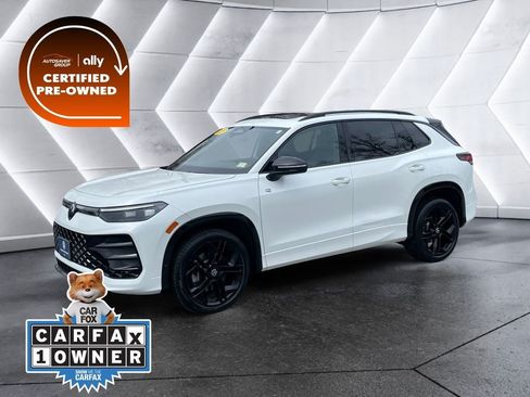 Used 2025 Volkswagen Tiguan SE R-Line AWD/4WD image 1