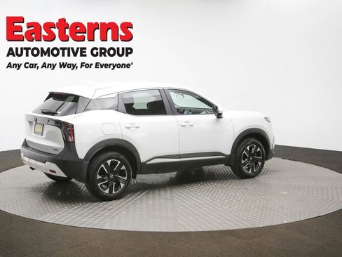 Used 2025 Nissan Kicks SV image 40