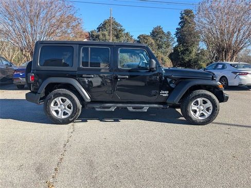 Used 2019 Jeep Wrangler Unlimited Sport S image 2