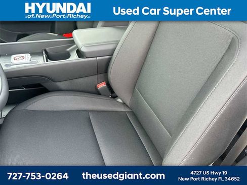 New 2025 Hyundai Santa Fe SE image 17