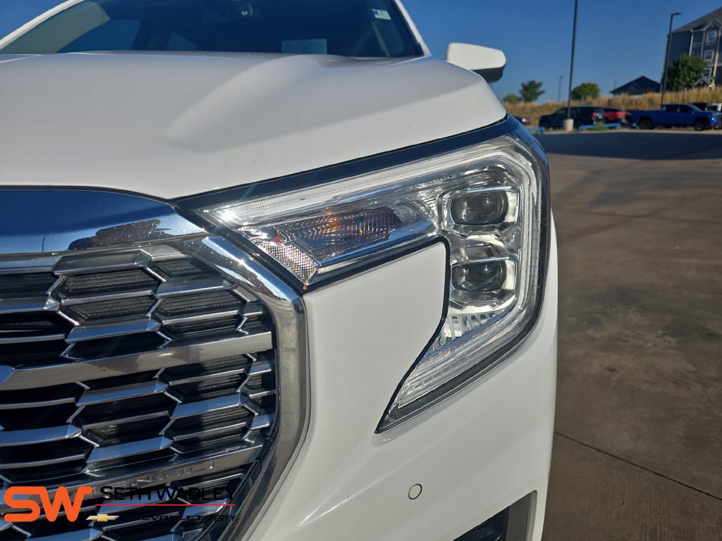 Used 2024 GMC Terrain Denali AWD/4WD image 32