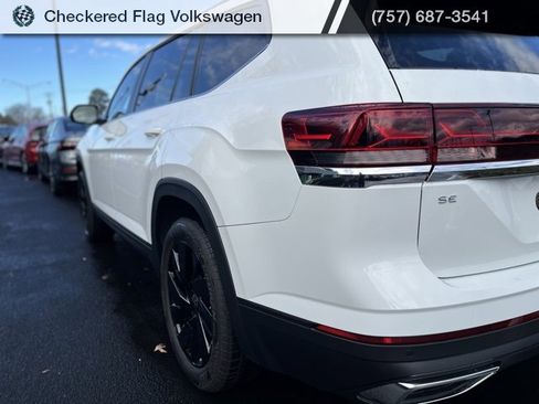 Used 2025 Volkswagen Atlas SE image 9