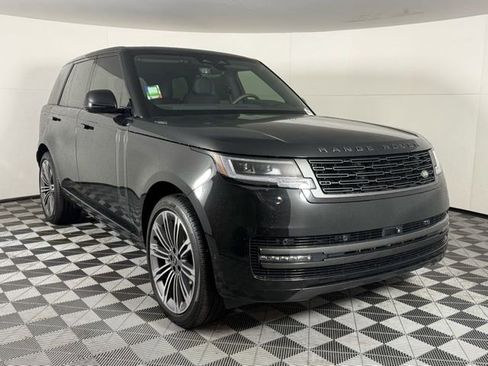 New 2025 Land Rover Range Rover SE image 12