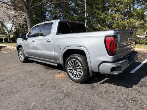 Used 2025 GMC Sierra 1500 Denali Ultimate image 8