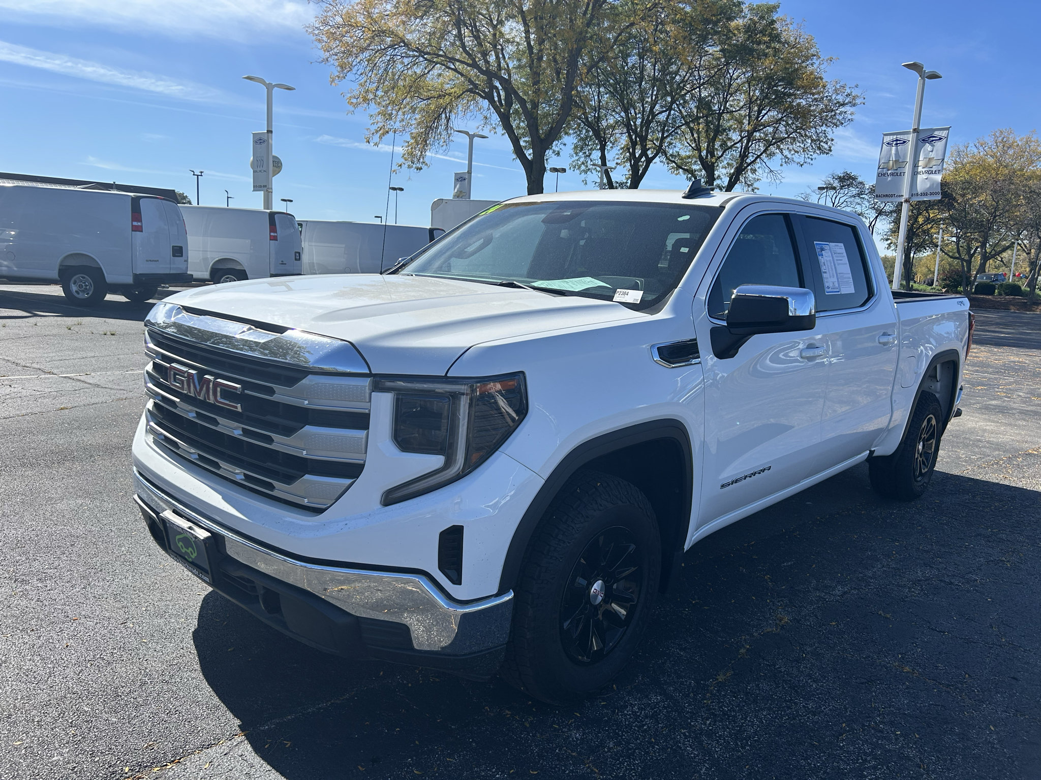 Used 2024 GMC Sierra 1500 SLE AWD/4WD image 3