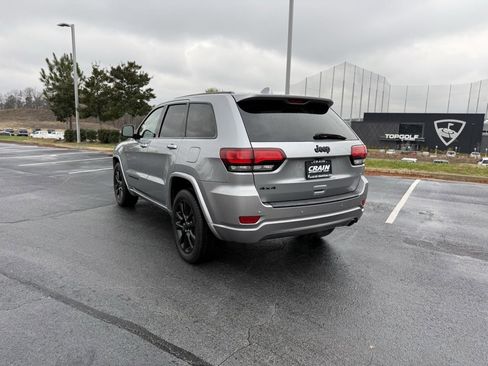 Used 2019 Jeep Grand Cherokee Altitude image 5