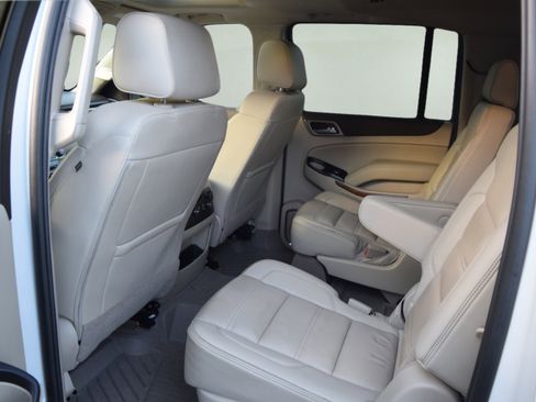 Used 2019 GMC Yukon XL Denali image 9