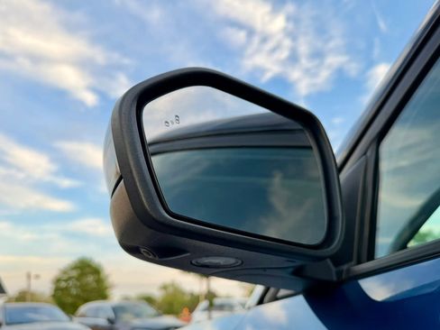 Used 2022 Ford Explorer Limited image 16