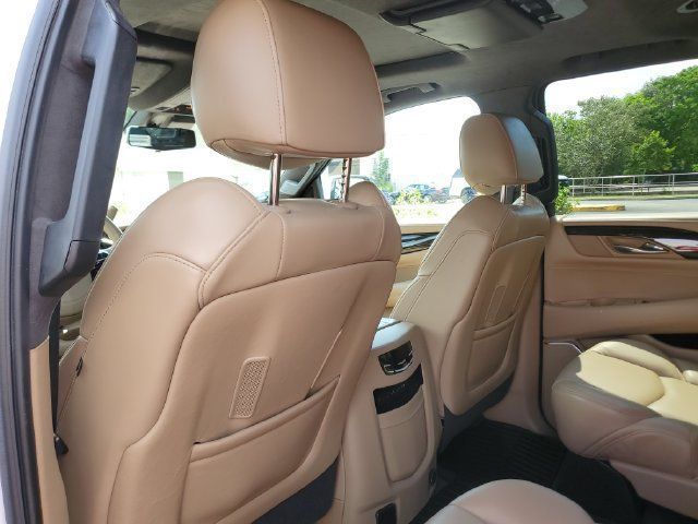 Used 2020 Cadillac Escalade Platinum AWD/4WD image 15