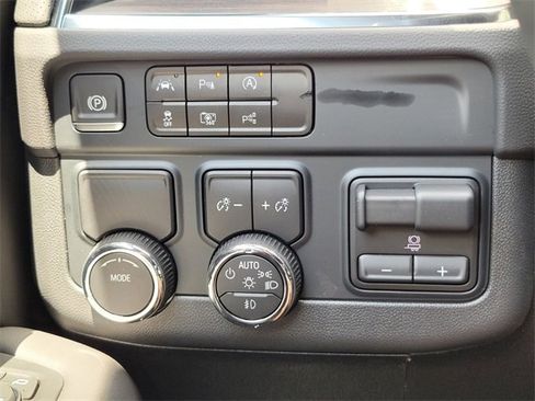 New 2025 Chevrolet Suburban Premier w/ Sun And Tow Package image 20