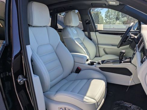 New 2026 Porsche Macan Turbo image 25