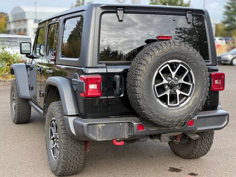 Used 2024 Jeep Wrangler Unlimited Rubicon w/ Convenience Group AWD/4WD image 3