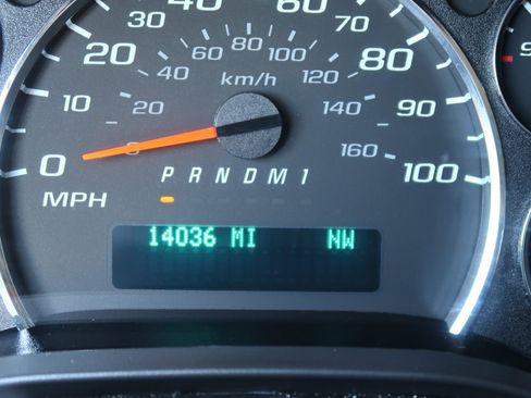 Used 2025 Chevrolet Express 3500 LS RWD image 26