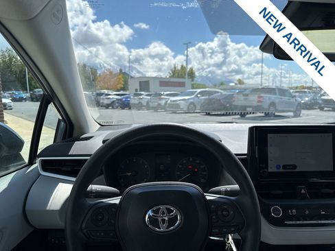 Used 2025 Toyota Corolla LE FWD image 20
