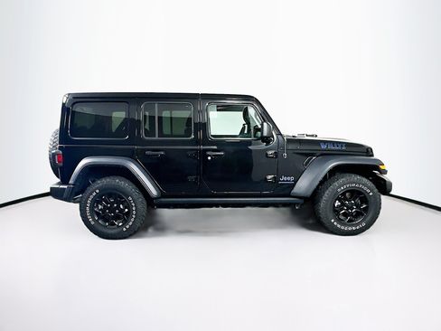 Used 2023 Jeep Wrangler Unlimited w/ Cold Weather Group AWD/4WD image 10