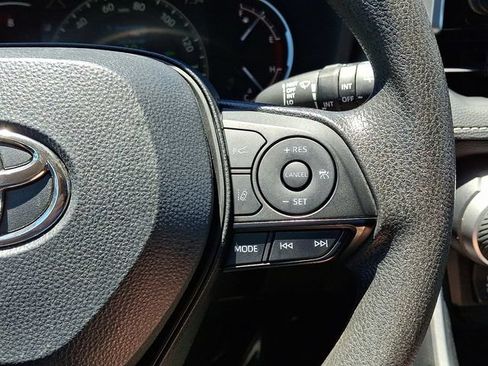 Used 2024 Toyota RAV4 XLE AWD/4WD image 20