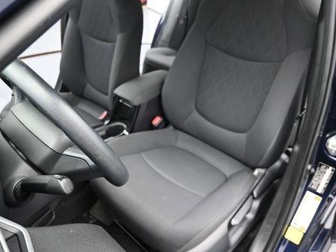 Used 2022 Toyota Corolla LE image 9