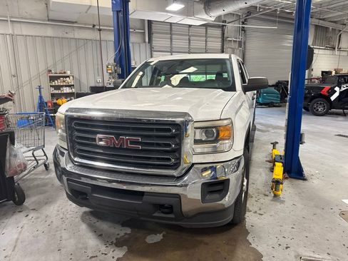 Used 2015 GMC Sierra 2500 2WD Double Cab w/ Sierra Convenience Package image 4