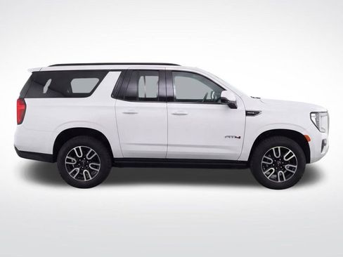 Used 2024 GMC Yukon XL AT4 w/ Technology Package AWD/4WD image 9