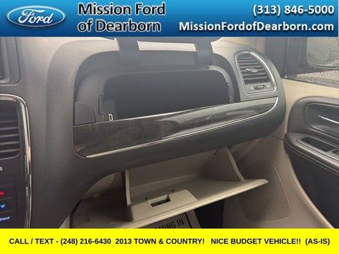 Used 2013 Chrysler Town & Country Touring image 17