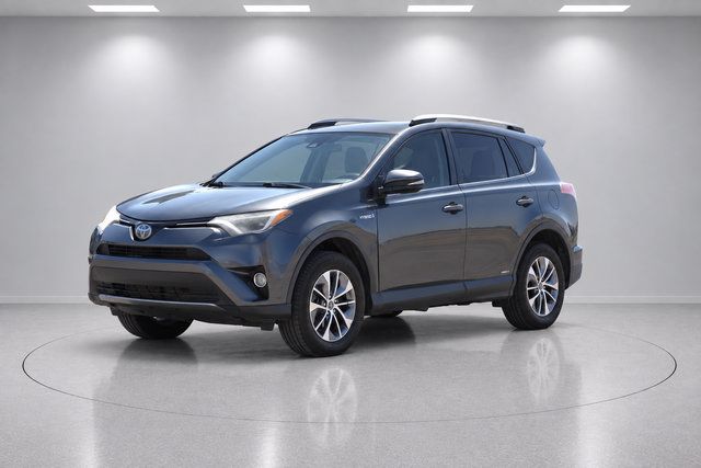 Used 2017 Toyota RAV4 XLE w/ Carpet Mat Package AWD/4WD image 7