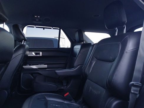 Used 2022 Ford Explorer Limited w/ Equipment Group 301A image 10