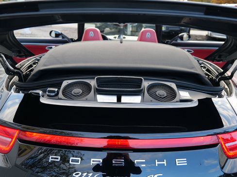 Used 2015 Porsche 911 Carrera 4S image 46