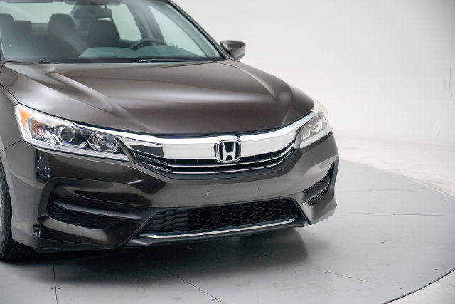 Used 2017 Honda Accord LX image 9