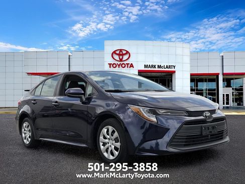 Used 2025 Toyota Corolla LE FWD image 7
