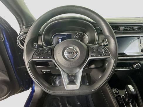 Used 2018 Nissan Kicks SV image 13