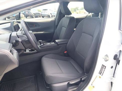 Certified 2025 Toyota Prius LE FWD image 18