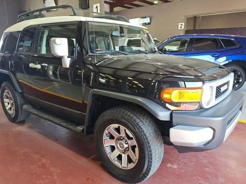 Used 2014 Toyota FJ Cruiser 4WD w/ Upgrade Package image 1