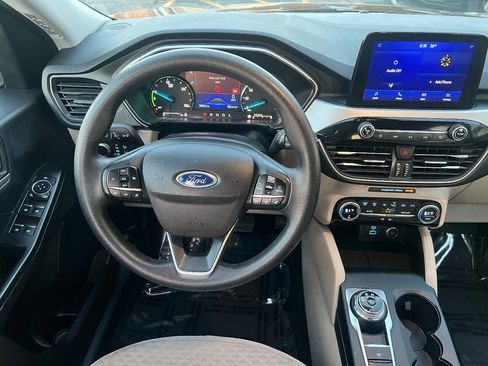 Used 2021 Ford Escape SE image 28
