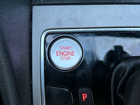 Used 2022 Volkswagen Passat 2.0T SE image 29