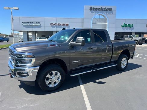 Used 2026 RAM 2500 Big Horn AWD/4WD image 3