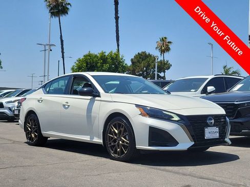 Used 2025 Nissan Altima 2.5 SR AWD/4WD image 33