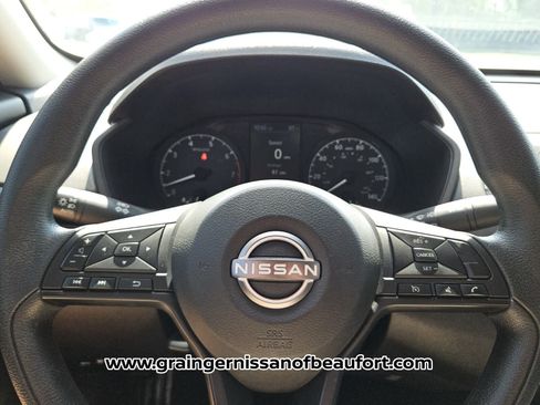 Used 2024 Nissan Altima 2.5 S FWD image 11