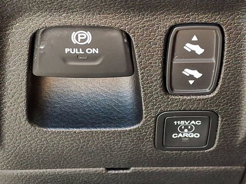 Used 2025 RAM 1500 Big Horn AWD/4WD image 29