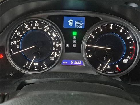 Used 2010 Lexus IS 250 RWD image 11