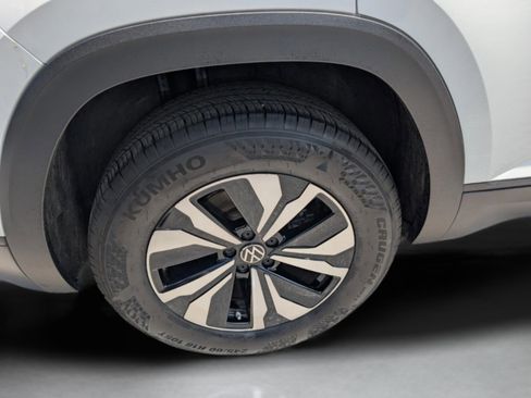 Used 2025 Volkswagen Atlas Cross Sport SE FWD image 38