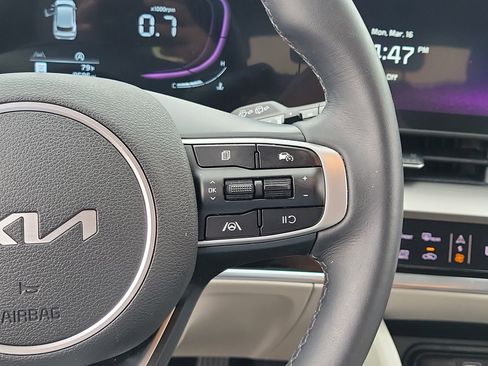 Used 2023 Kia Sportage EX image 24