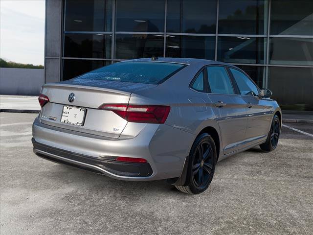 Used 2022 Volkswagen Jetta SE w/ Panoramic Sunroof Package FWD image 6