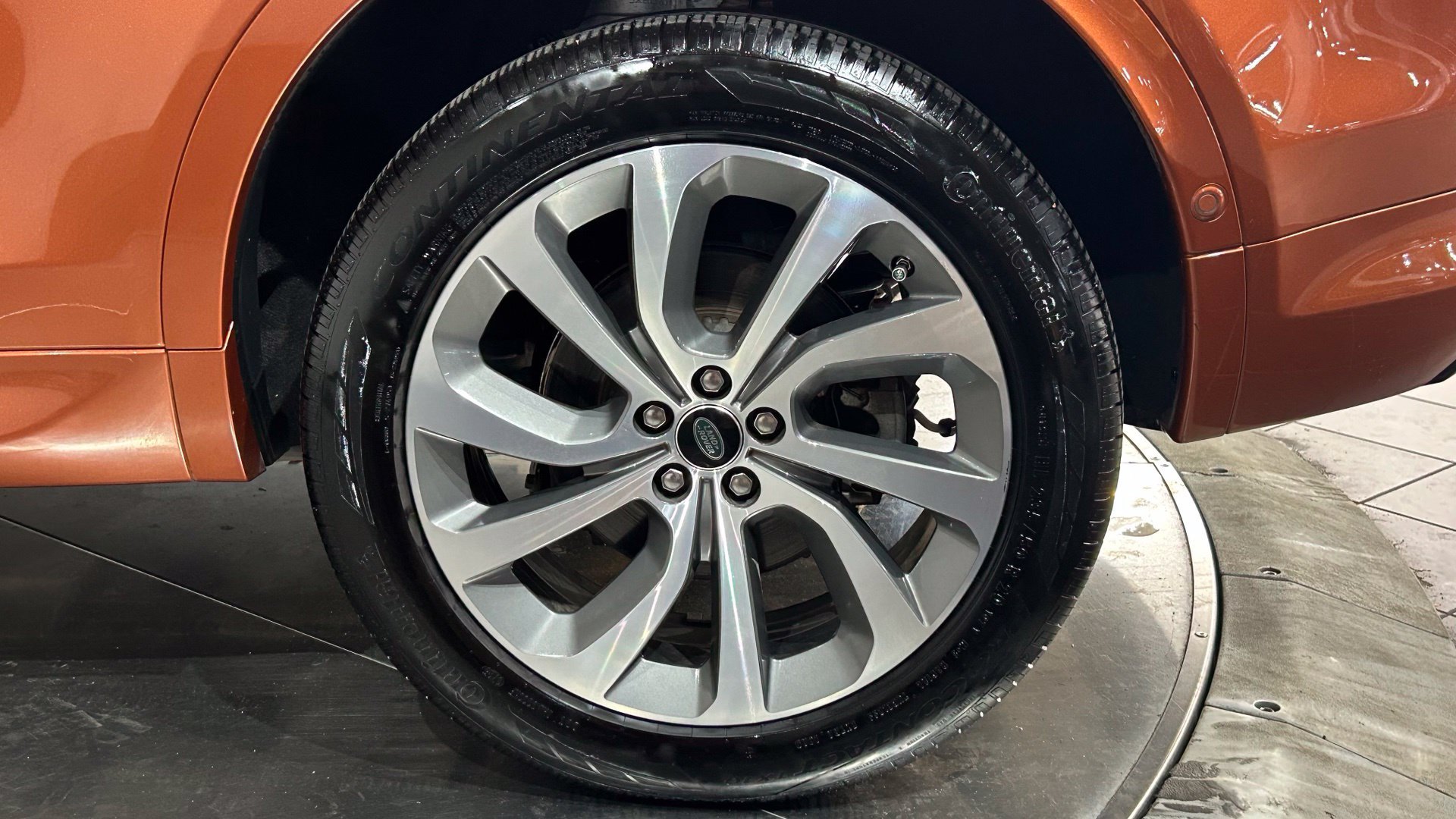 Used 2021 Land Rover Discovery Sport SE R-Dynamic AWD/4WD image 27
