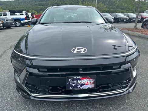 New 2025 Hyundai Sonata Limited image 8